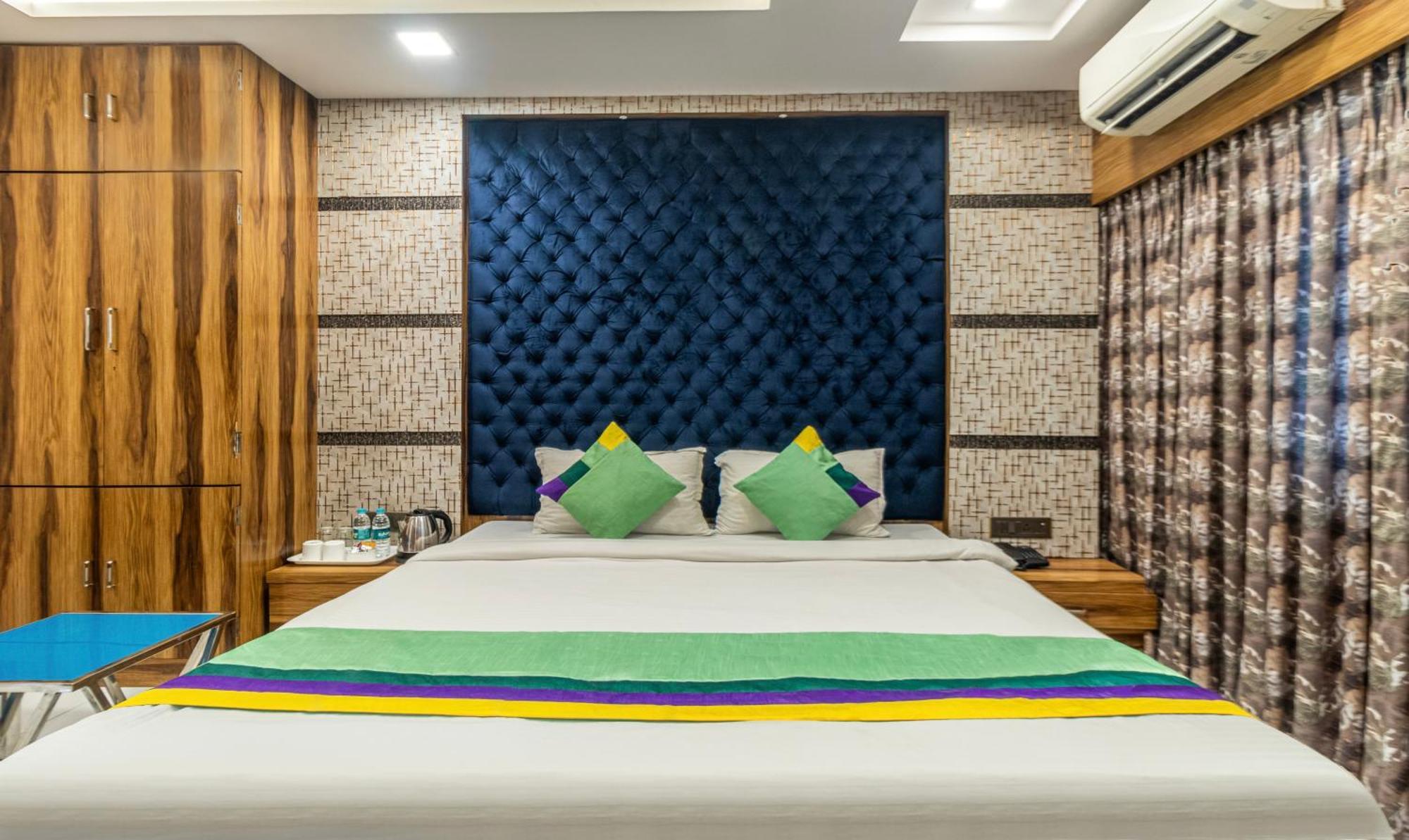Hotel Orion Crystal Kolkata Exterior photo