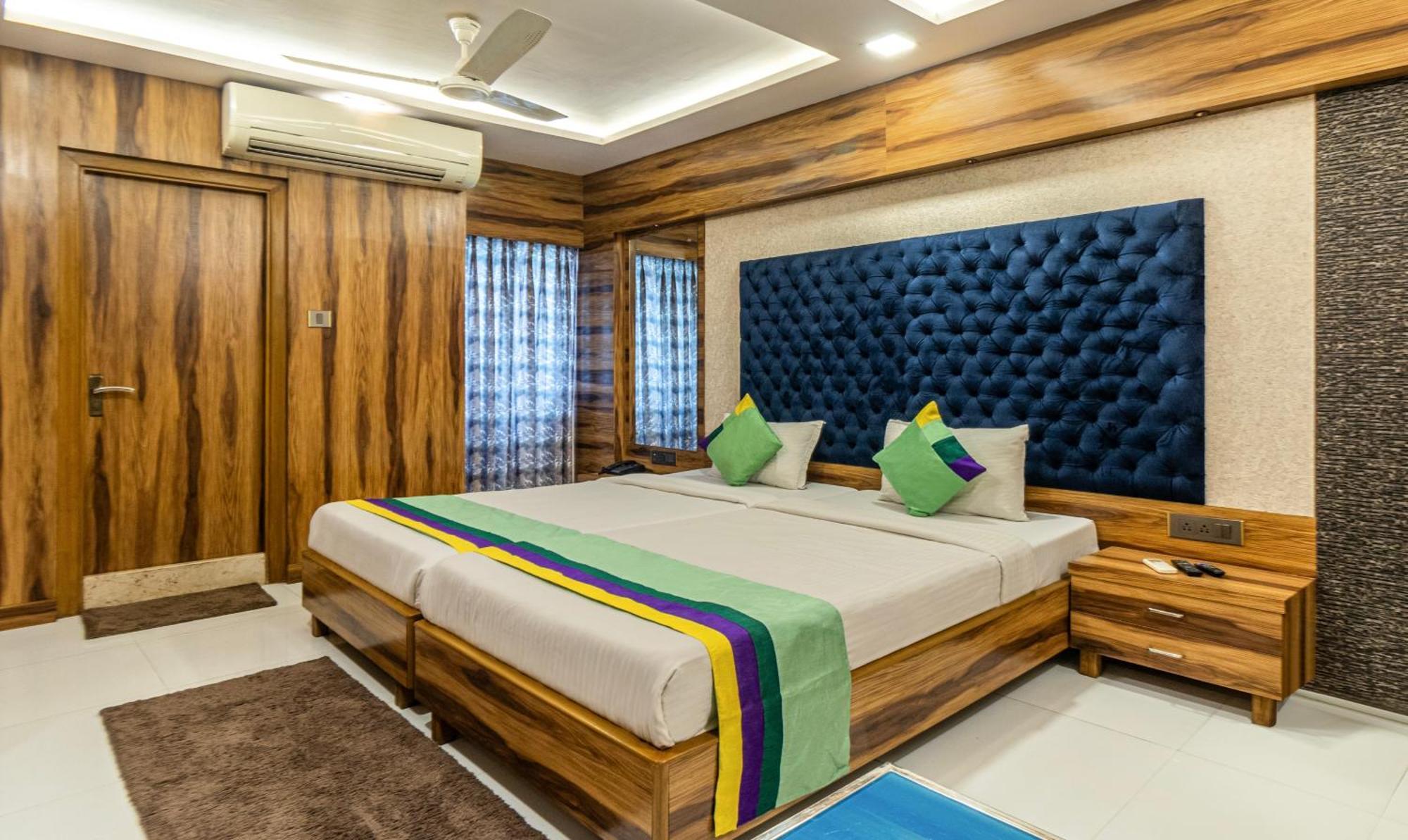 Hotel Orion Crystal Kolkata Exterior photo